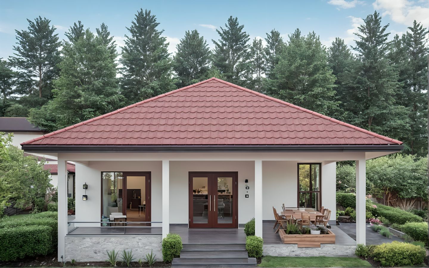 แบบบ้าน SK-73 ถูกออกแบบในสไตล์ Tropical Minimalist ที่เน้นความเรียบง่ายและการใช้งานที่ตอบโจทย์ชีวิตประจำวัน ตัวบ้านมีดีไซน์โปร่งโล่งเพื่อให้เข้ากับสภาพอากาศเมืองร้อน เหมาะสำหรับครอบครัวขนาดเล็กหรือผู้ที่มองหาบ้านพักผ่อนที่กลมกลืนกับธรรมชาติ